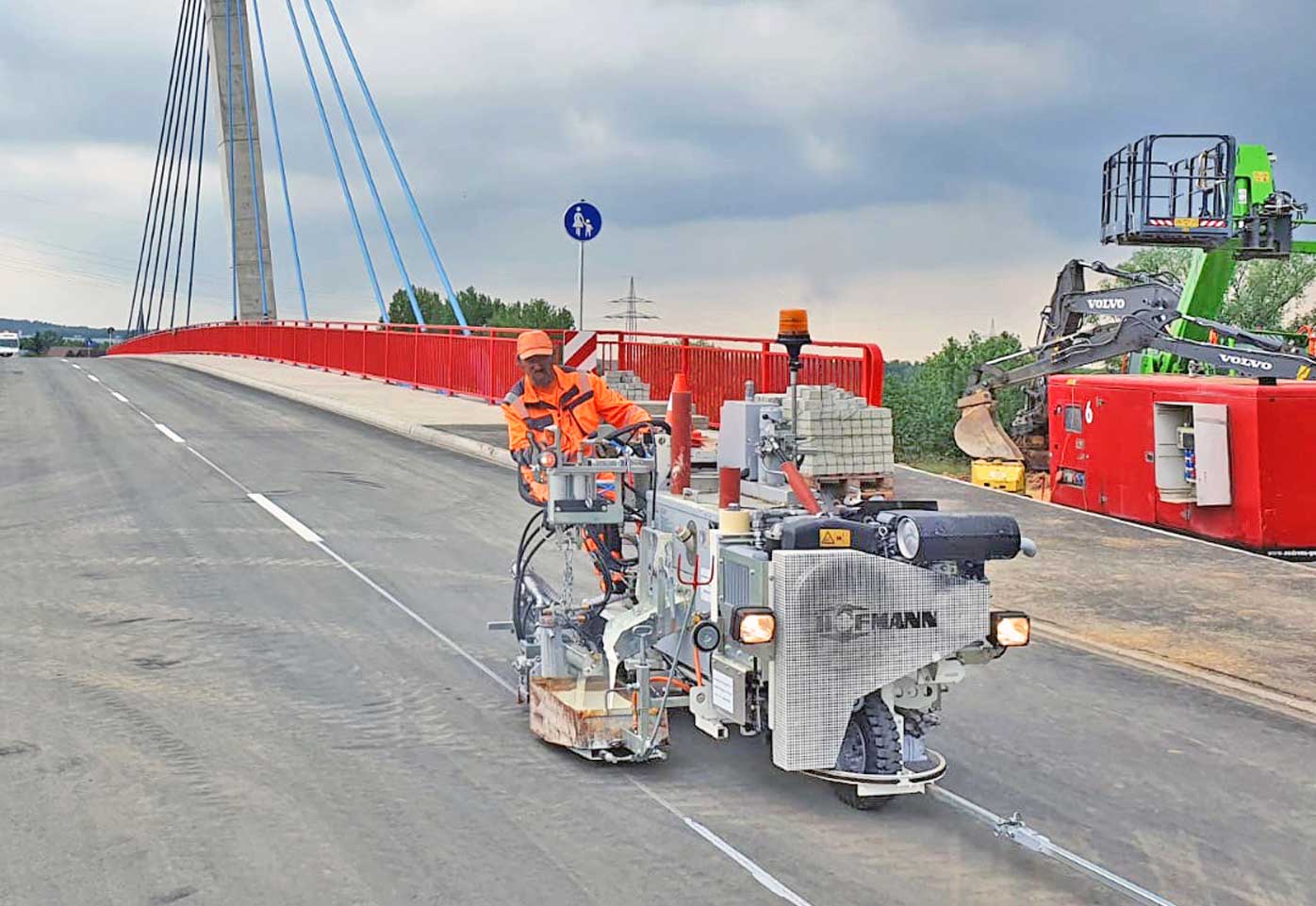 649_hofmann-roadmarking_h10-2-neu-min